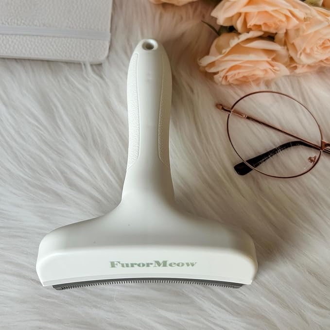 Pet Deshedding Tool with Curve Blade, Cat Grooming Brush, Tight V-shaped Teeth - Image 7