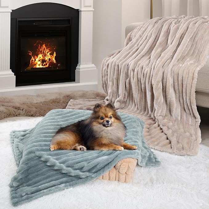 Waterproof Dog Blanket, Soft Fleece Blanket - Image 3