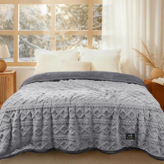 Luciphia Waterproof Pet Blanket, Liquid Pee Proof Dog Blanket by luciphia