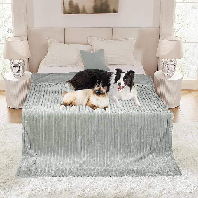 Waterproof Dog Blanket, Soft Fleece Blanket - Image 4