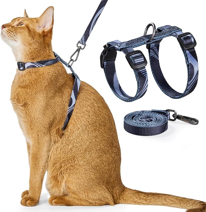 Cat Harness and Leash Set by PetThem