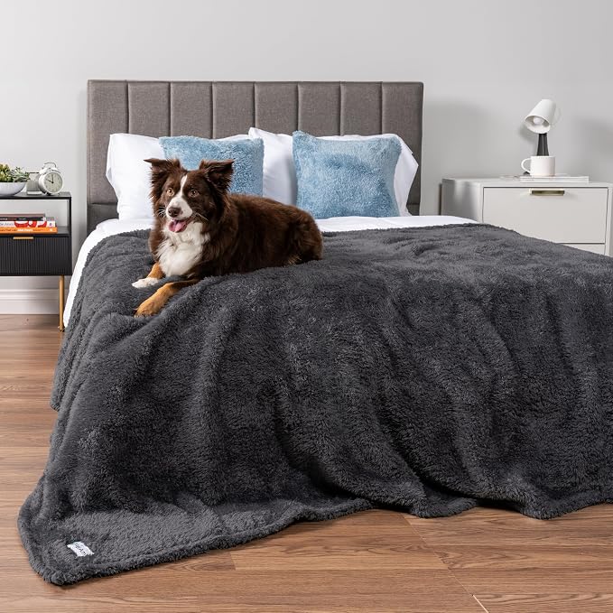 PetAmi Fluffy Waterproof Dog Blanket - Image 3