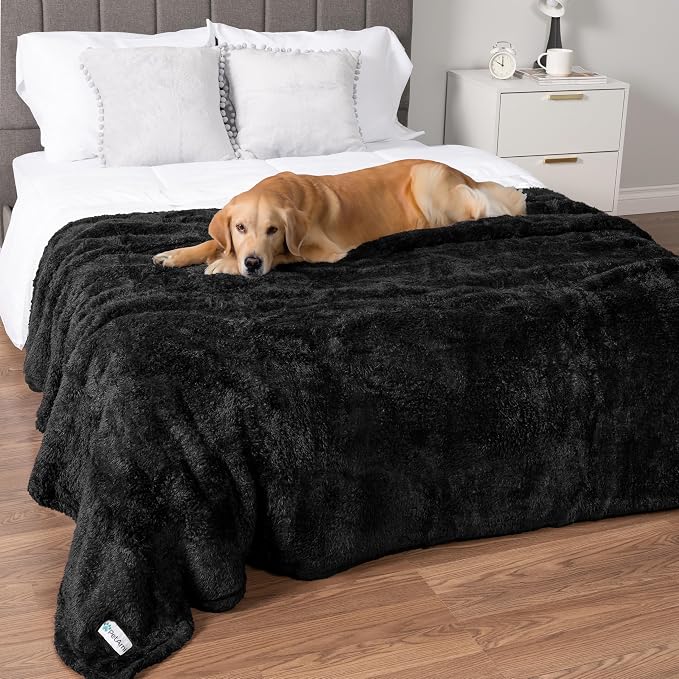 PetAmi Fluffy Waterproof Dog Blanket by PetAmi