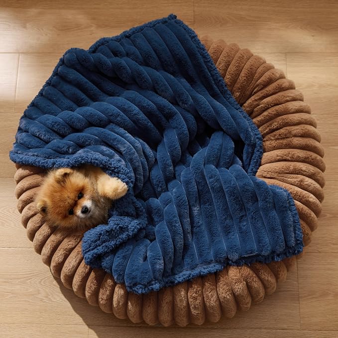 Bedsure ComfyFleece™ Waterproof Dog Blankets - Image 8